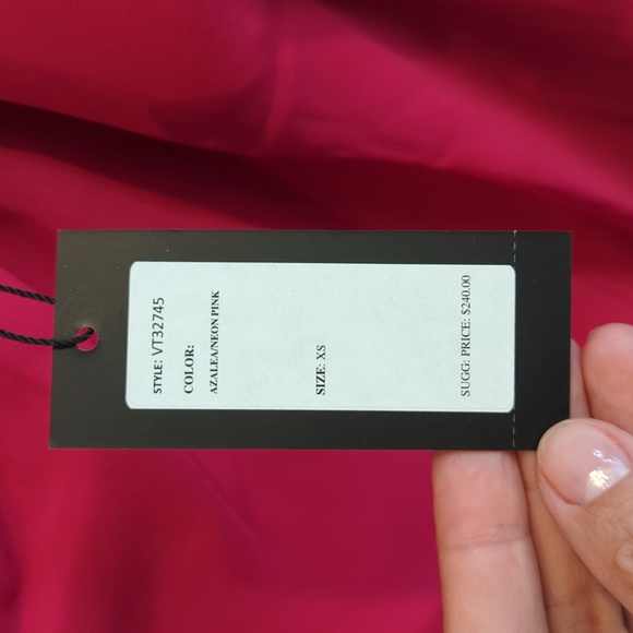 Top - Picture 3 of 3